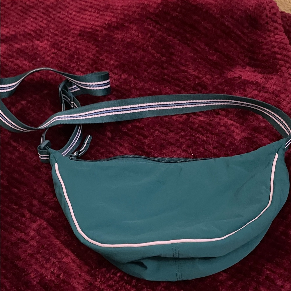 Uniqlo Dark Green Crossbody Bag - Picture 3 of 11
